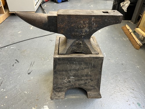 Anvil 51kgs 1 cwt base - 51kgs,