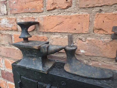 Vintage blacksmiths anvil - blacksmiths,